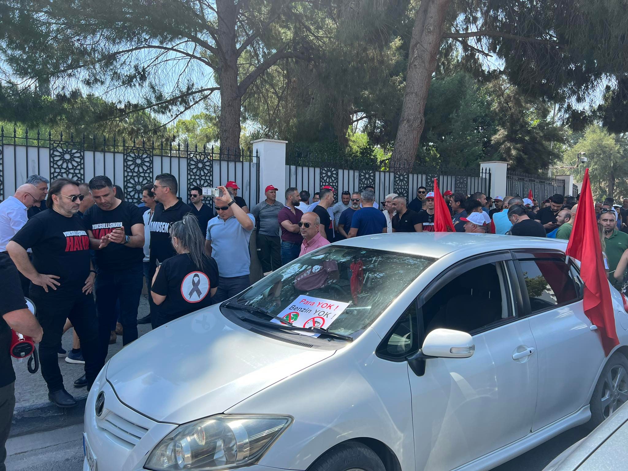 "Ππαρά γιόκ, μπενζίν γιόκ": "Βράζουν" τα κατεχόμενα για την ακρίβεια (ΒΙΝΤΕΟ)