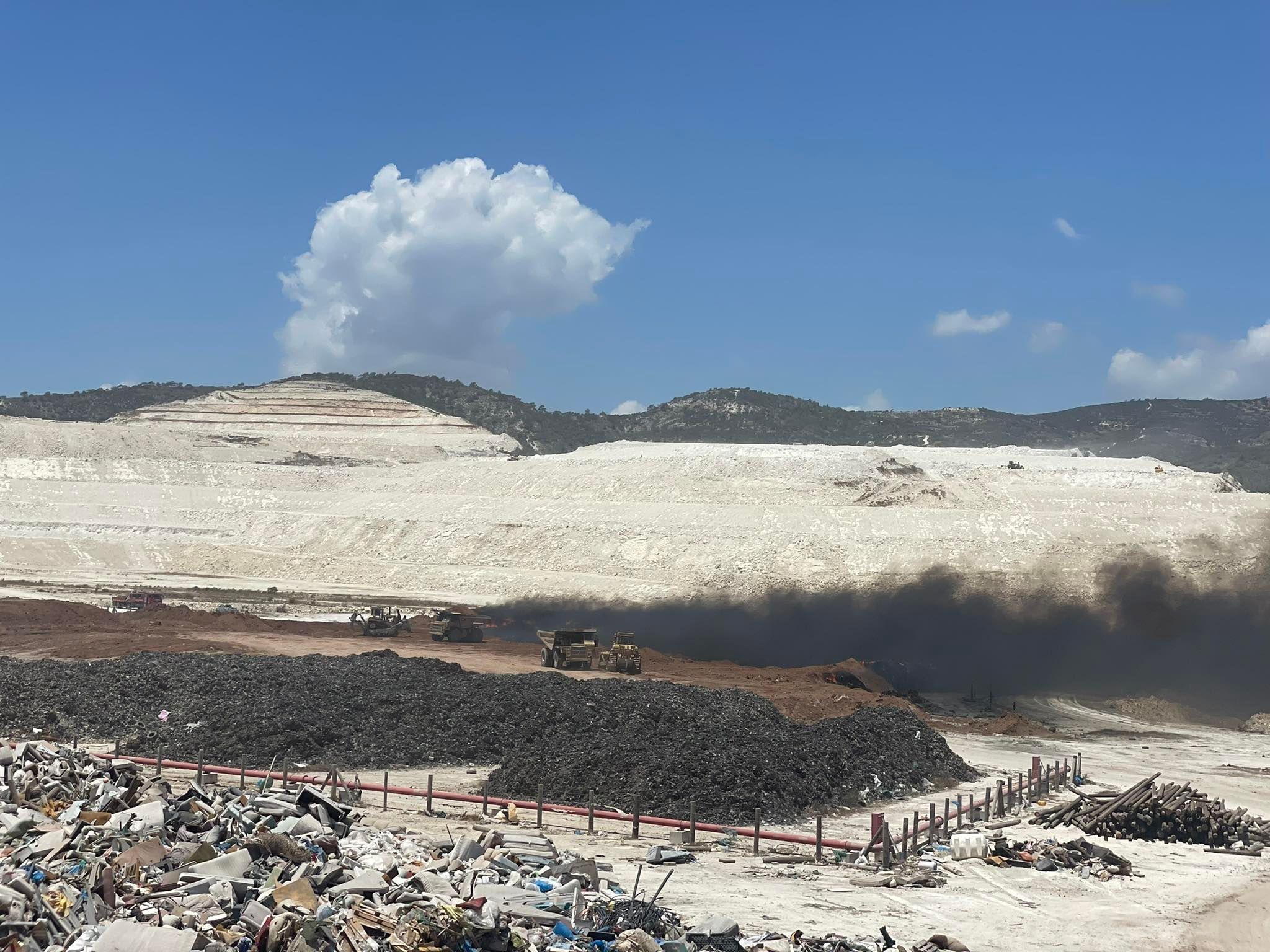 Πυρκαγιά στο Μαρί: Αγανακτισμένοι οι πολίτες, δεν μπορούν να αναπνεύσουν