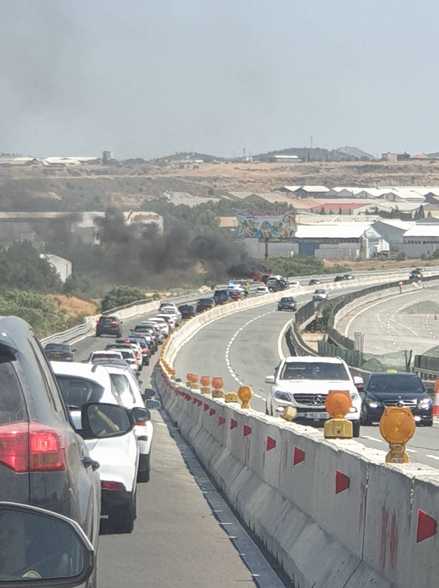 Πήρε φωτιά όχημα στον αυτοκινητόδρομο Λευκωσία – Λεμεσού