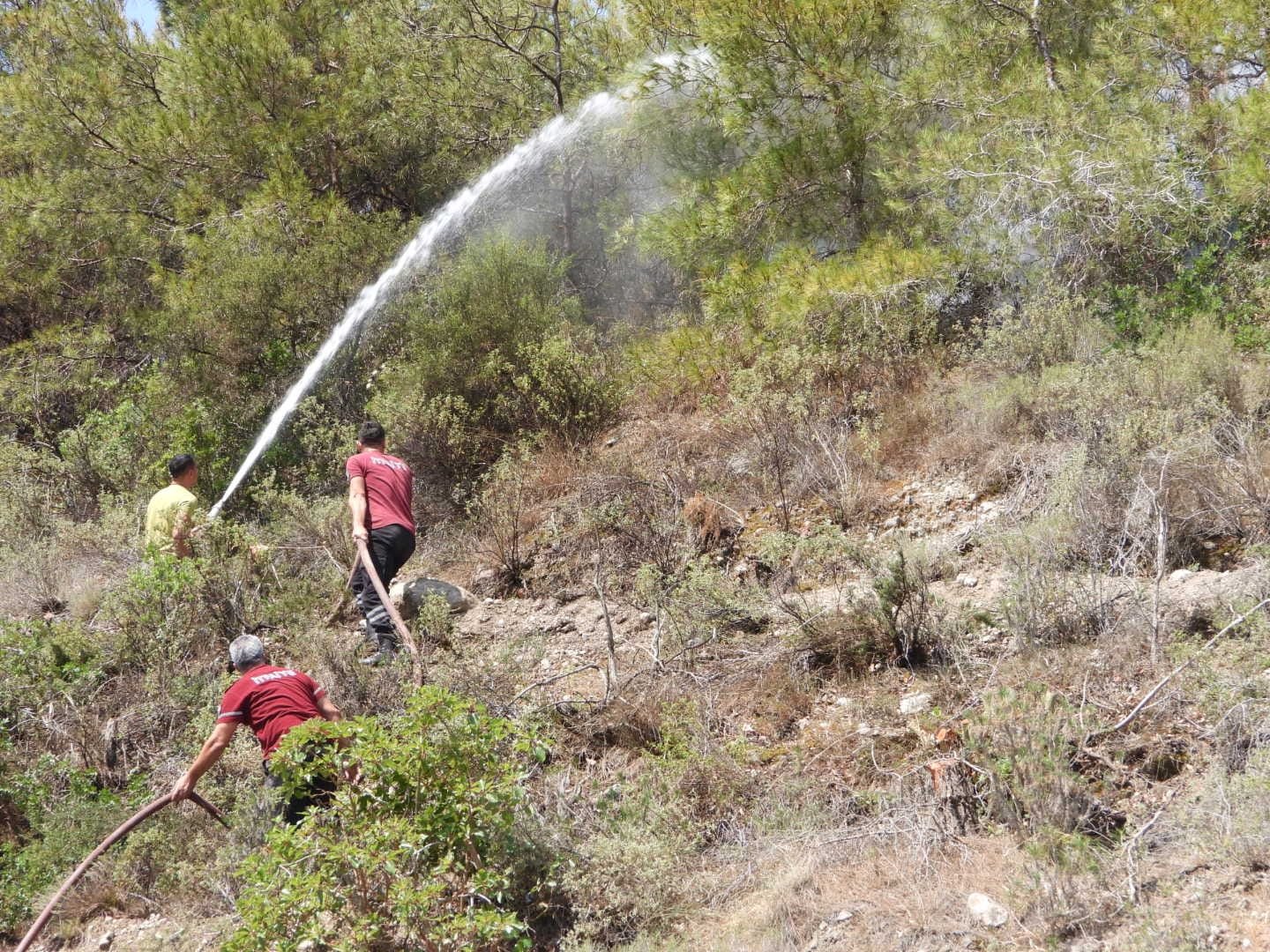 Αναζωπύρωση και στην Ακανθού – Μάνδρα, εκκενώνεται το κατεχόμενο Φλαμούδι