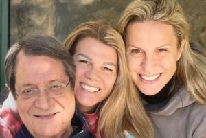 Ινώ και Έλσα Αναστασιάδη: “Η πολιτική μας στέρησε τον πατέρα μας… " (ΒΙΝΤΕΟ)