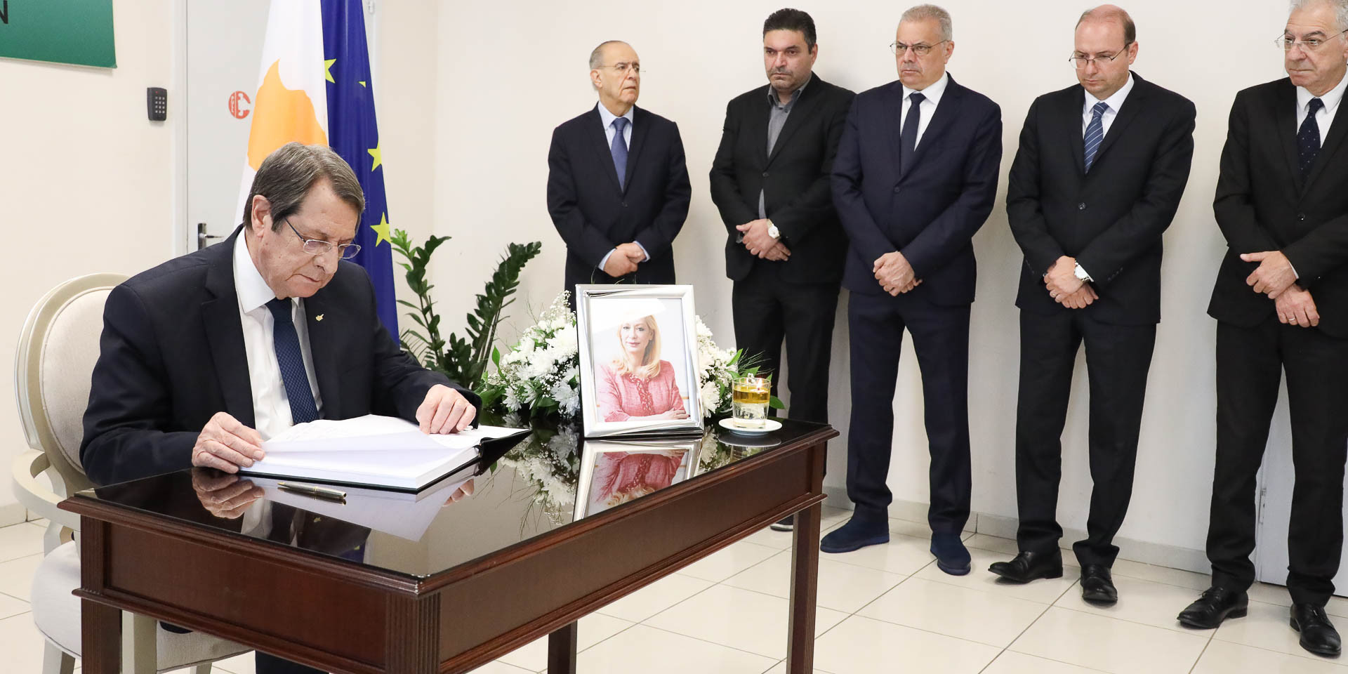 "Απώλεια για τη χώρα, την κοινωνία, τους πολίτες" έγραψε ο ΠτΔ για τη Ζέτα