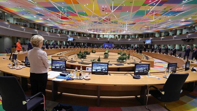 Σύνοδος Κορυφής: Καλεί την καλεί να σεβαστεί την κυριαρχία Ελλάδας-Κύπρο