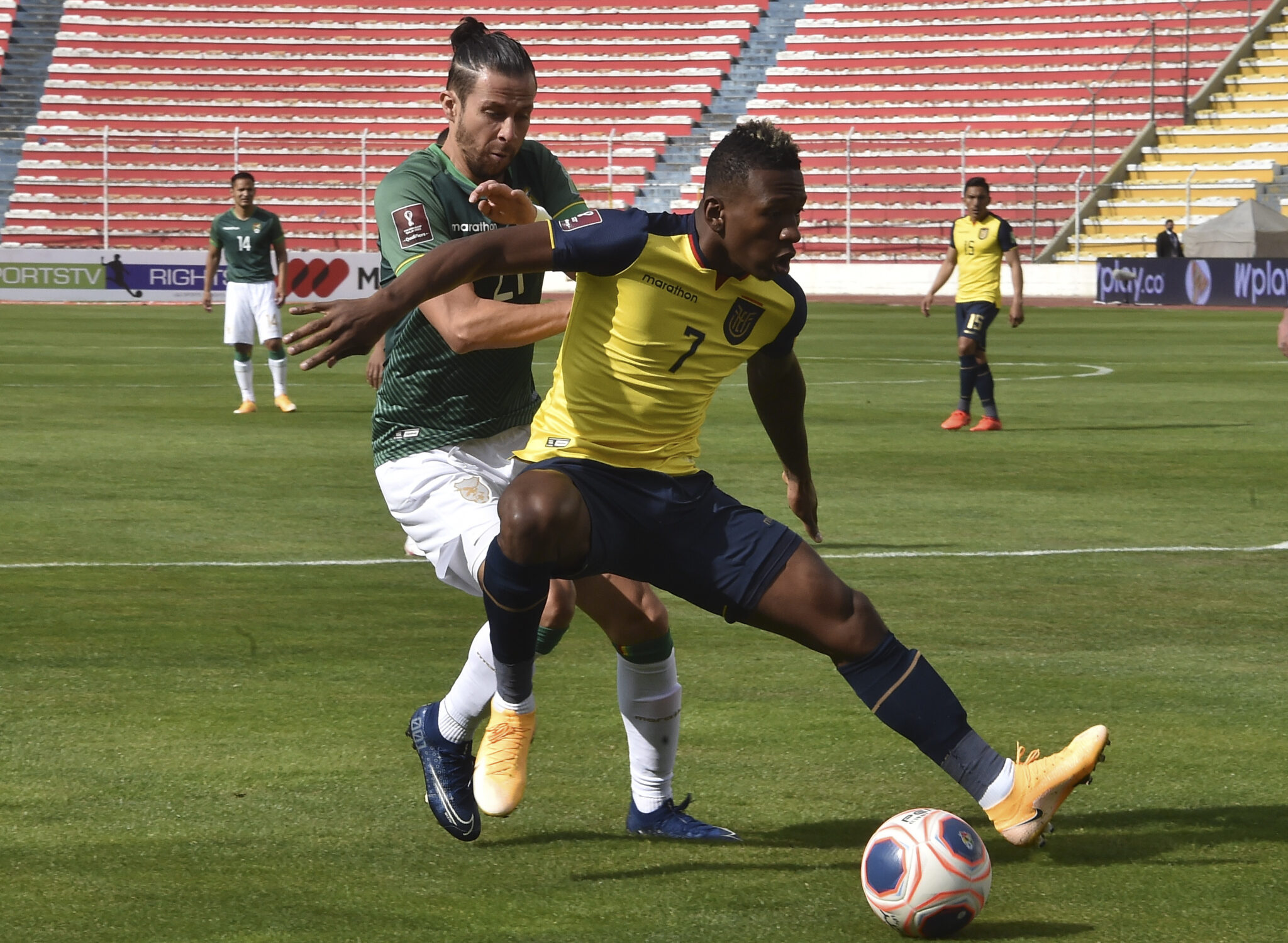 Στη λίστα της ΑΕΚ ο Εστουπινιάν