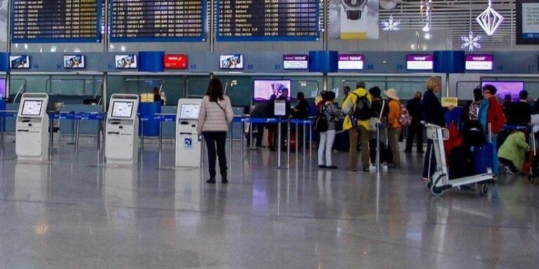 Ακυρώνονται πτήσεις στη Βρετανία λόγω απεργιών στους σιδηροδρόμους