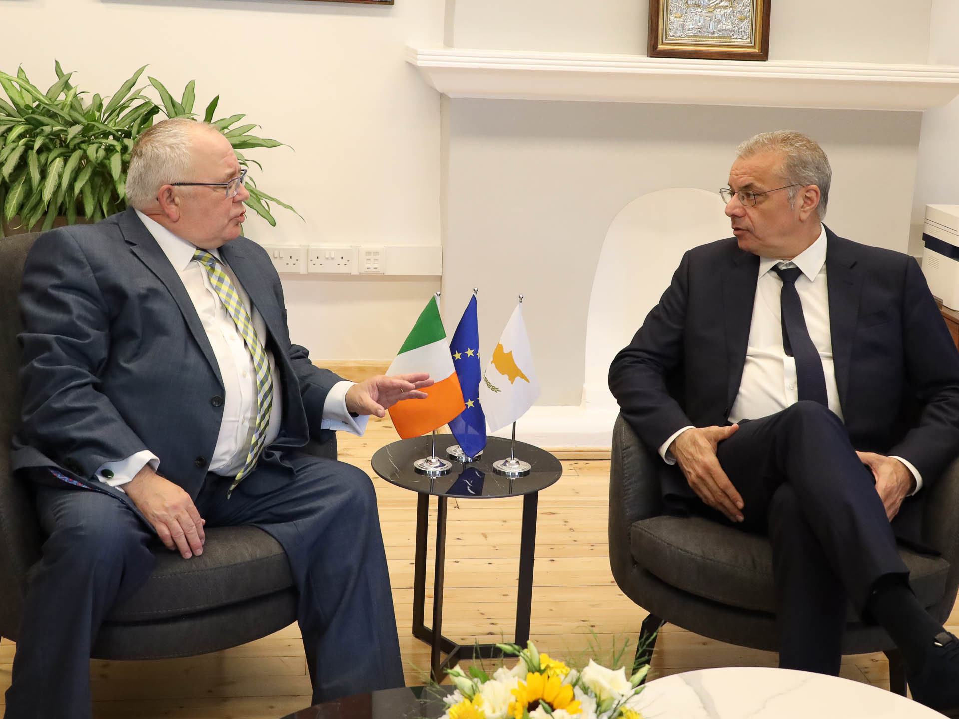 O Noυρής ενημέρωσε τον Ιρλανδό ΠτΒ για τις αυξημένες μεταναστευτικές ροές