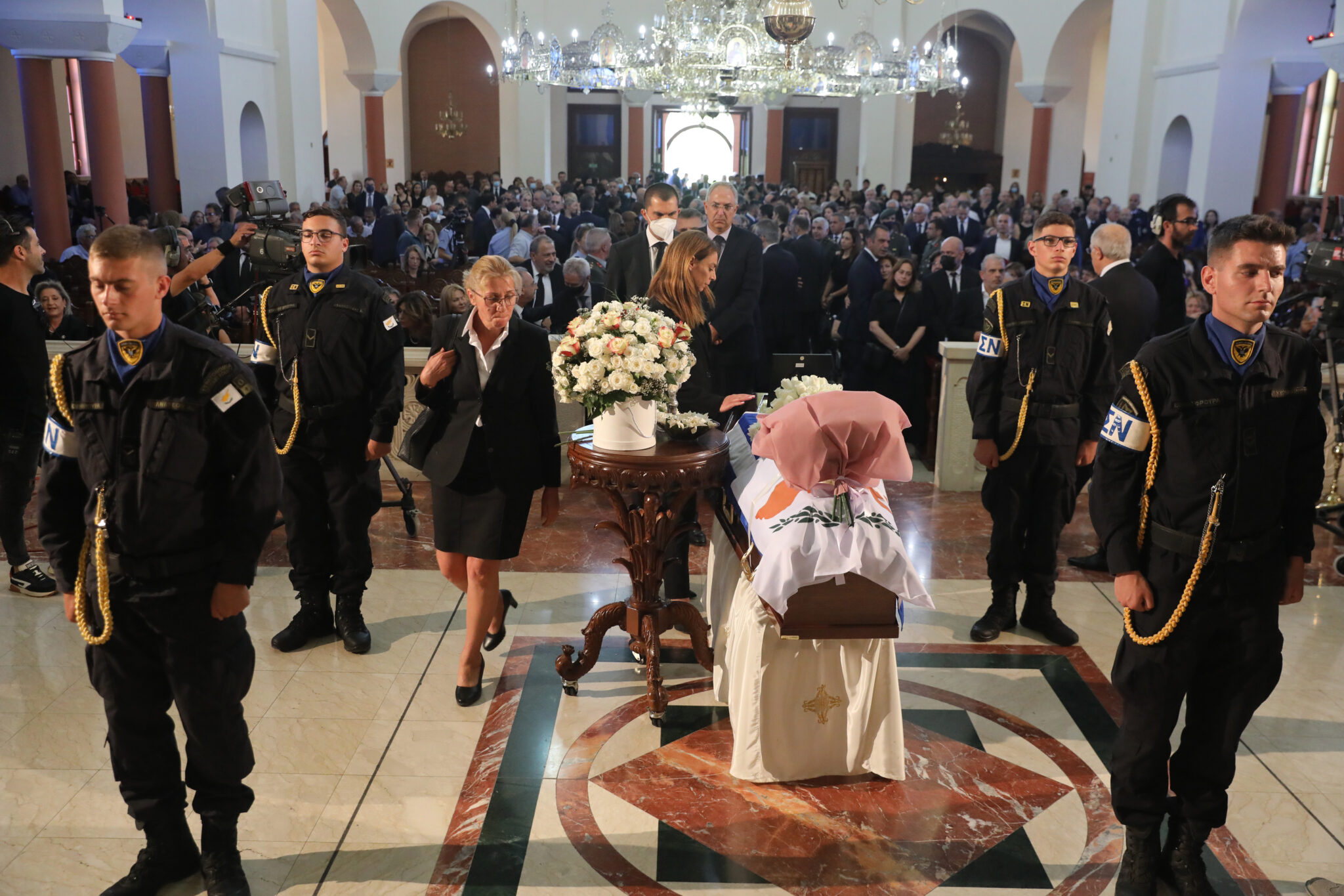 "Με βοήθησε χωρίς κανένα αντάλλαγμα": Η ενσυναίσθηση της Ζέτας… (ΒΙΝΤΕΟ)