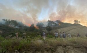 Φόβος και ανησυχία για το πύρινο μέτωπο που μαίνεται στο κατεχόμενο Φλαμούδι