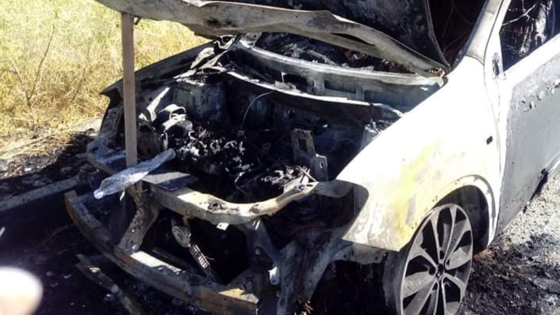 Έψαχναν τον 17χρονο ύποπτο εμπρηστή σπίτι του, τον βρήκαν στην ταράτσα γείτονα