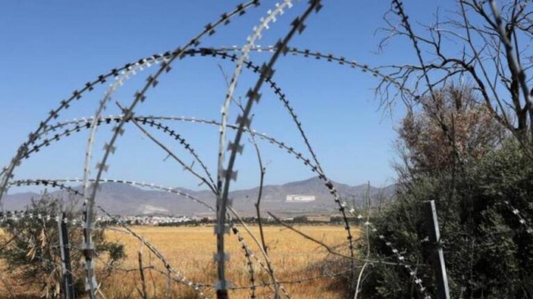 Διχασμένα τα κόμματα για τους 300 συμβασιούχους αστυνομικούς (ΒΙΝΤΕΟ)