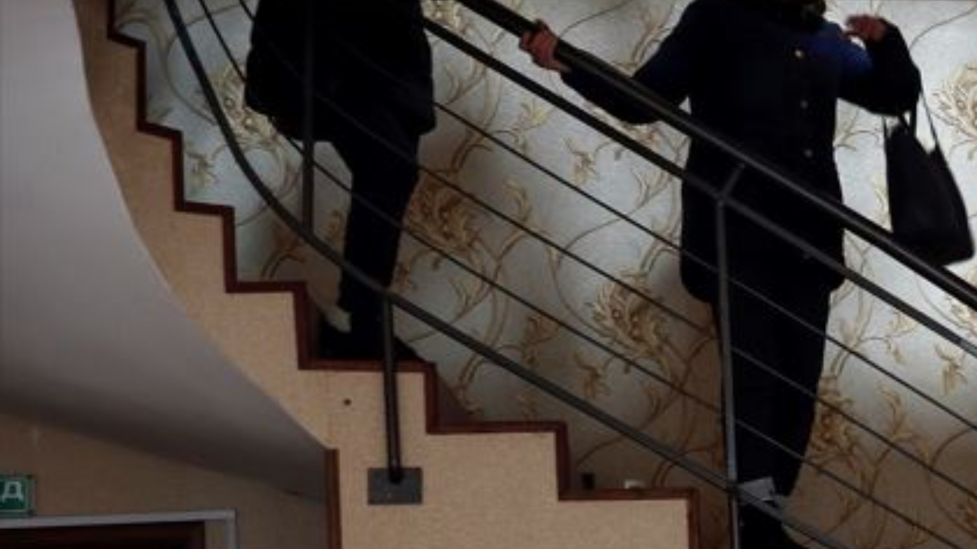 Υπόθεση σοκ: Μητέρα κρατούσε κλεισμένη την κόρη της για 42 χρόνια σε διαμέρισμα