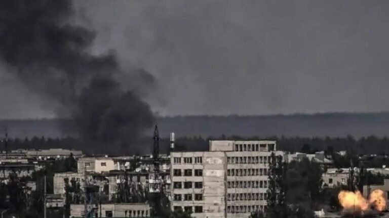 Μάχη για το Σεβεροντονέτσκ – Κίεβο: «Παλεύουμε για κάθε σπίτι και κάθε δρόμο»