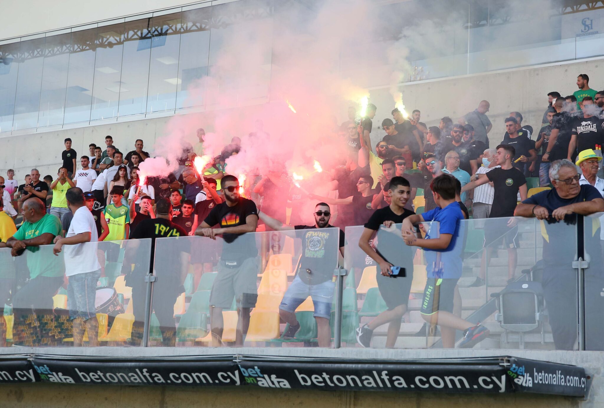 Aγιασμός και πρώτη ανοικτή προπόνηση εν μέσω αποθέωσης στην ΑΕΚ (ΦΩΤΟ)