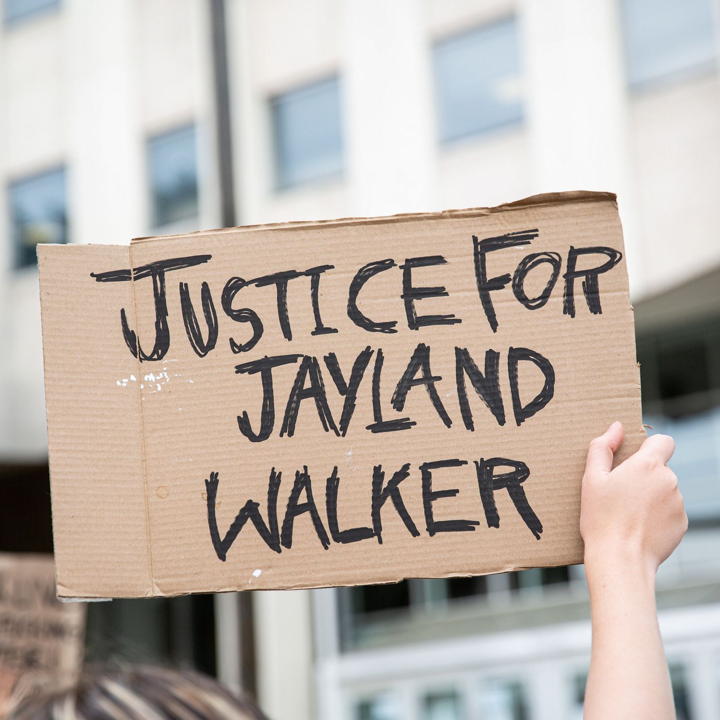 ΗΠΑ: Οκτώ αστυνομικοί πυροβόλησαν 46 φορές τον άοπλο Αφροαμερικανό Τζέιλαντ