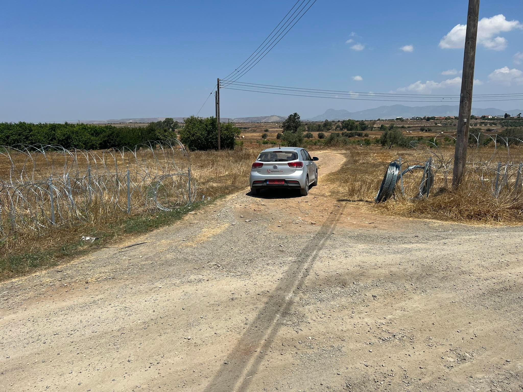 Με κωδικούς το "μπες-βγες" από το συρματόπλεγμα που τοποθετήθηκε στη Νεκρή Ζώνη