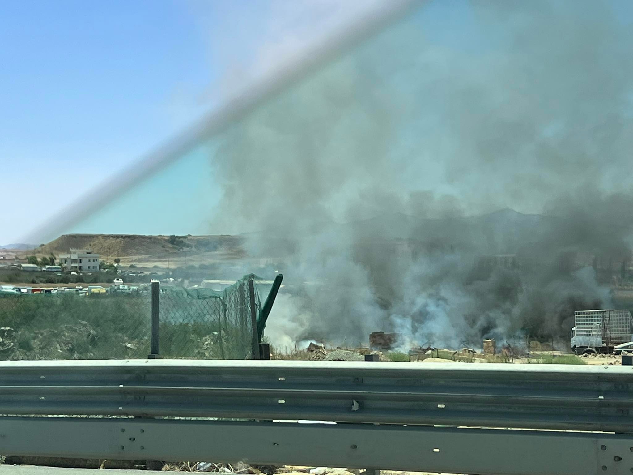 Σε συναγερμό η Πυροσβεστική: Σε εξέλιξη δύο πυρκαγιές σε Λευκωσία και Λάρνακα