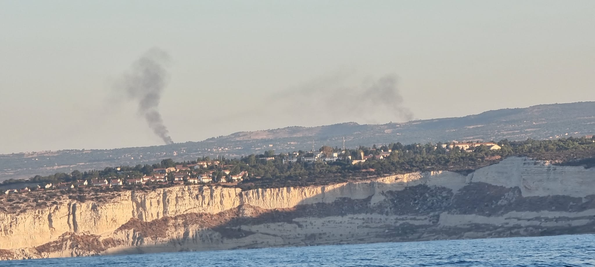 Διαχειρίσιμη η πυρκαγιά στις περιοχές Αρχιμανδρίτας-Μούσερε στην Πάφο (ΦΩΤΟ)