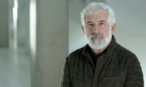 Πέτρος Φιλιππίδης: Δέχτηκε φραστική επίθεση έξω από τα δικαστήρια