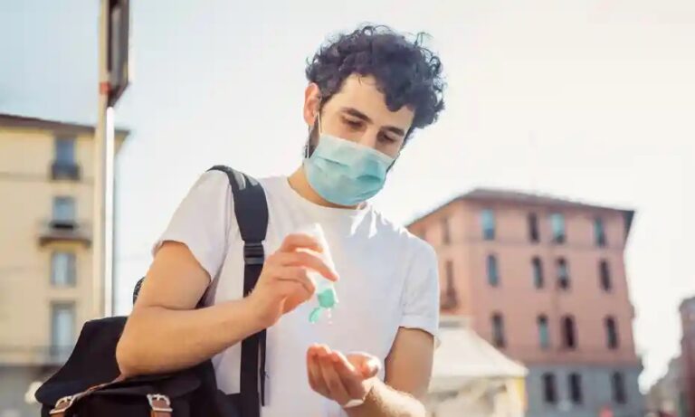 Επιστρέφει η μάσκα από την Παρασκευή, οι εξαιρέσεις και η υποχρεωτική χρήση