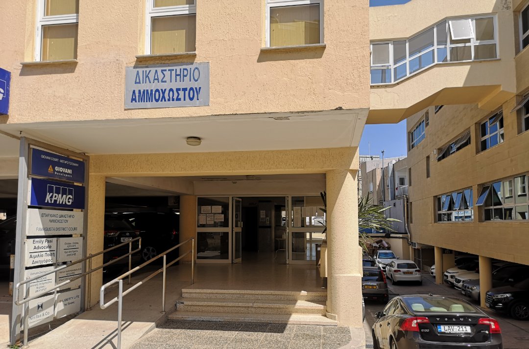 Υπόδικος απέδρασε από το Δικαστήριο Αμμοχώστου, ρίφθηκαν πυρά εναντίον του