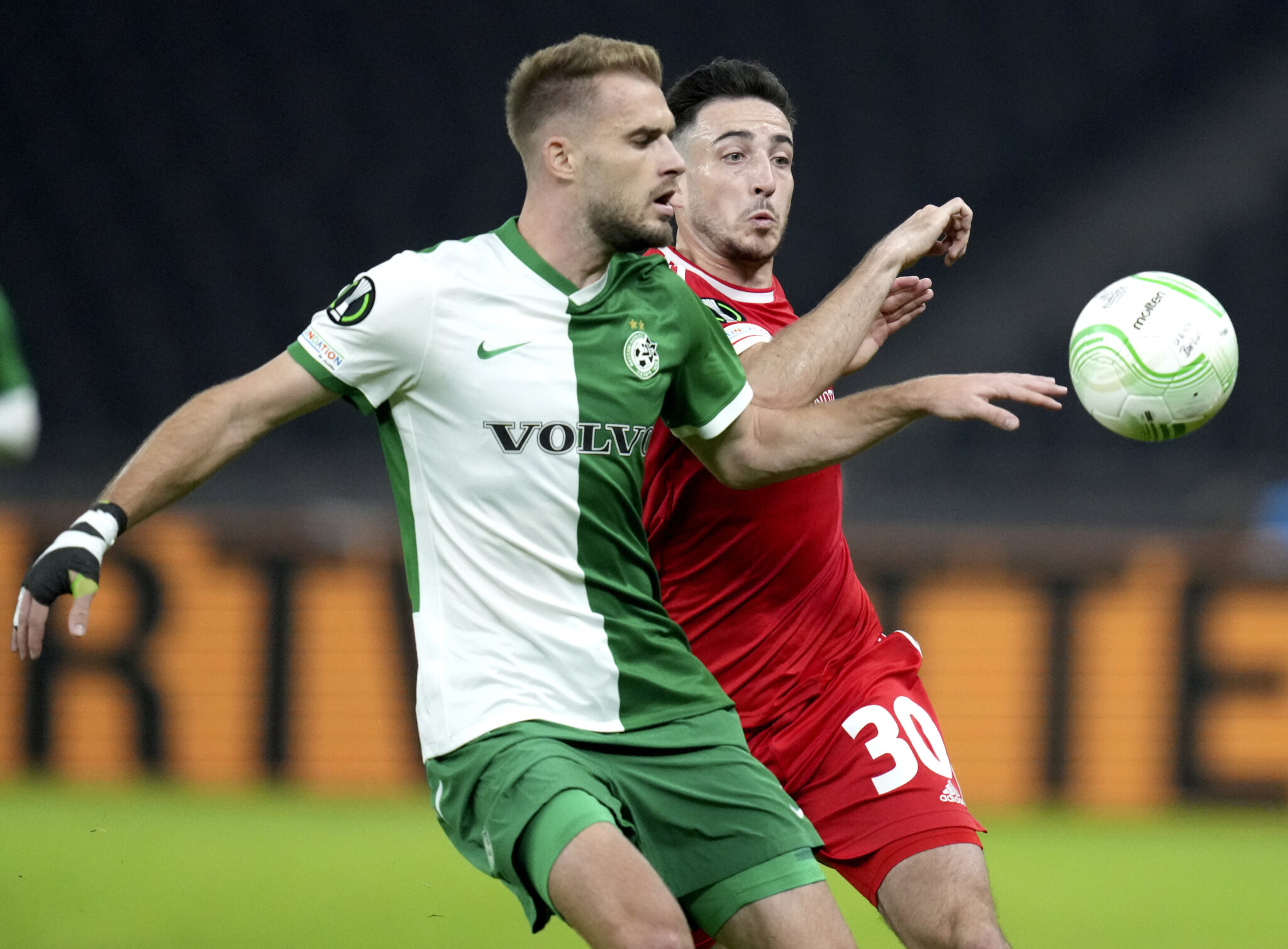 Αισιοδοξία για Πλάνιτς στην ΑΕΚ, που μιλάει και με άλλους στόπερ