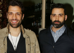 Αργυρός: Τραγούδησε στο γάμο του αδελφού του και ο γαμπρός χόρεψε ζεϊμπέκικο