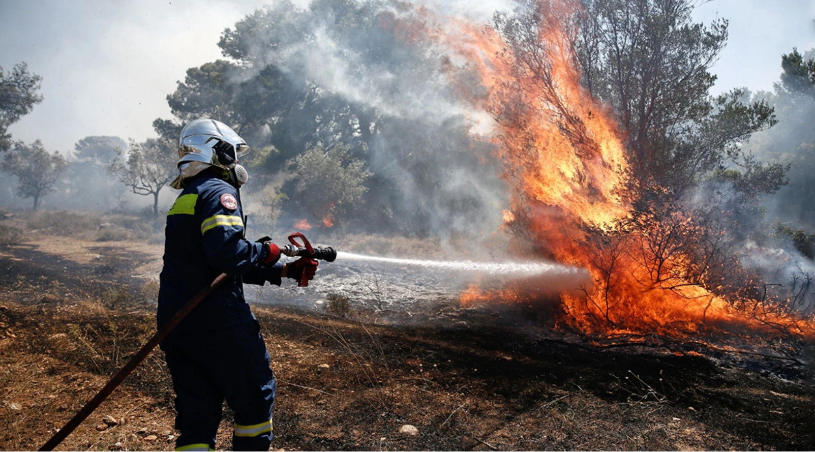 Στάχτη πάνω από 15.500 στρέμματα στην Πεντέλη, σε ετοιμότητα η Πυροσβεστική