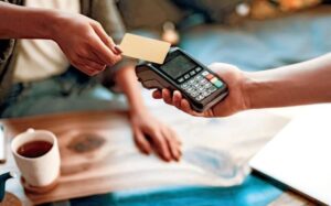 Από την εποχή των επιταγών, στο card cashback (ΒΙΝΤΕΟ)