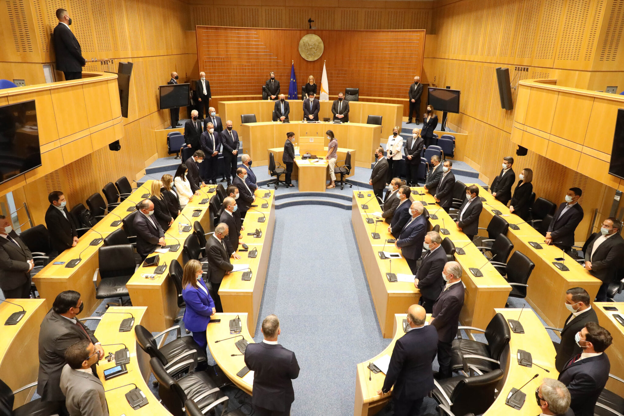 Από το βήμα της Ολομέλειας τα κόμματα μνημόνευσαν τις μαύρες επετείους του 1974