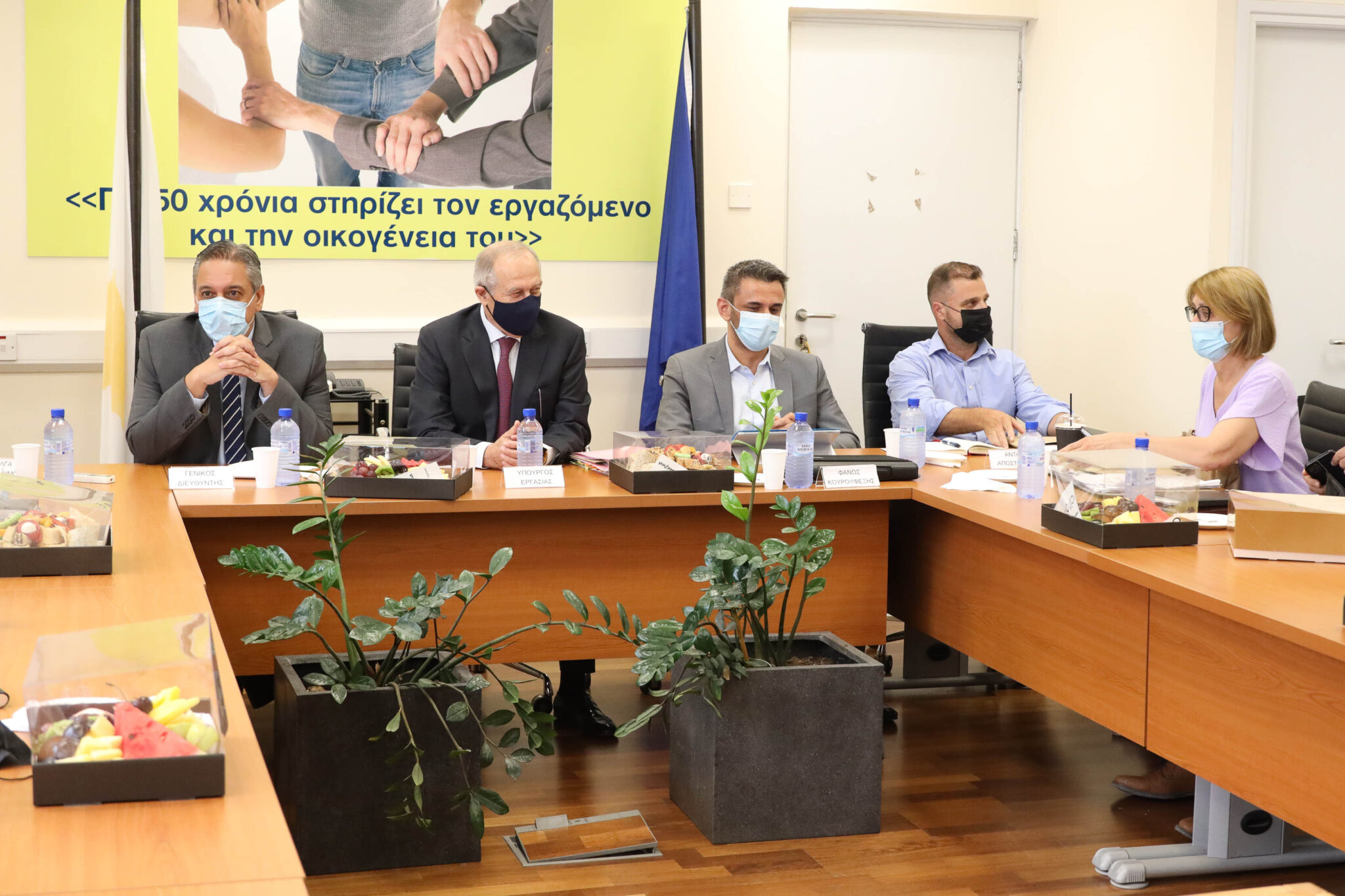 Συνεχίζεται το θρίλερ, δεν βρέθηκε η χρυσή τομή για τον κατώτατο μισθό