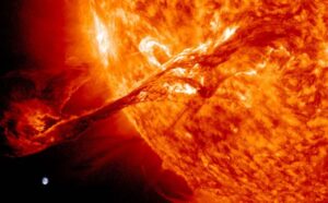 Ηλιακή καταιγίδα κτυπά τη Γη: Τι είναι και ποια προβλήματα προκαλεί;