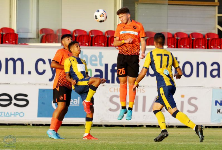 Πρωτάθλημα Νέων: 14 συμμετοχές, 26 αγωνιστικές