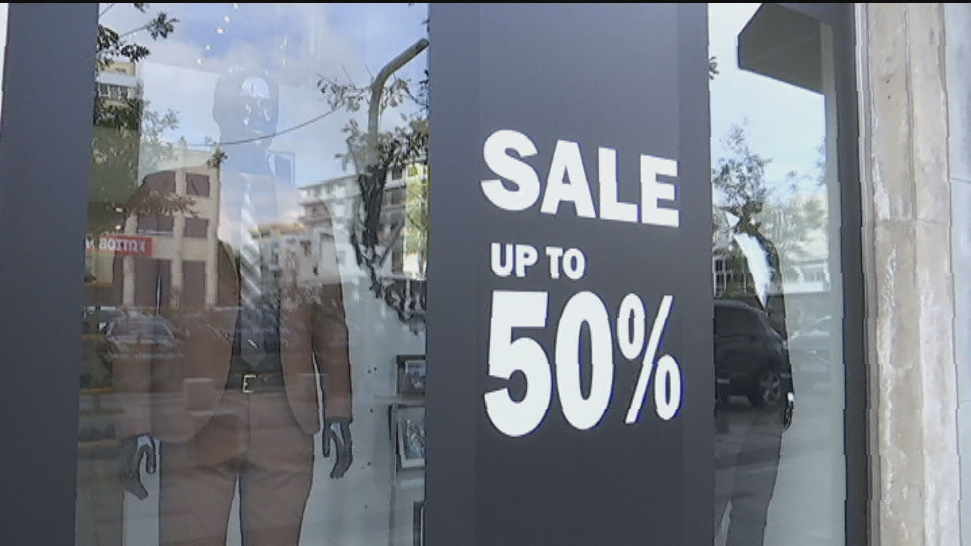 Πρώτο Σαββατοκύριακο εκπτώσεων: Άρχισε το κυνήγι προσφορών στην αγορά (BINTEO)