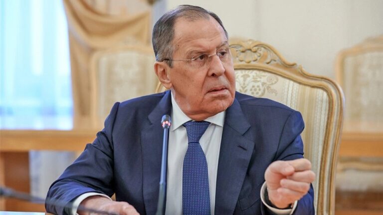 Λαβρόφ: Ανούσιες πλέον οι ειρηνευτικές συνομιλίες με το Κίεβο