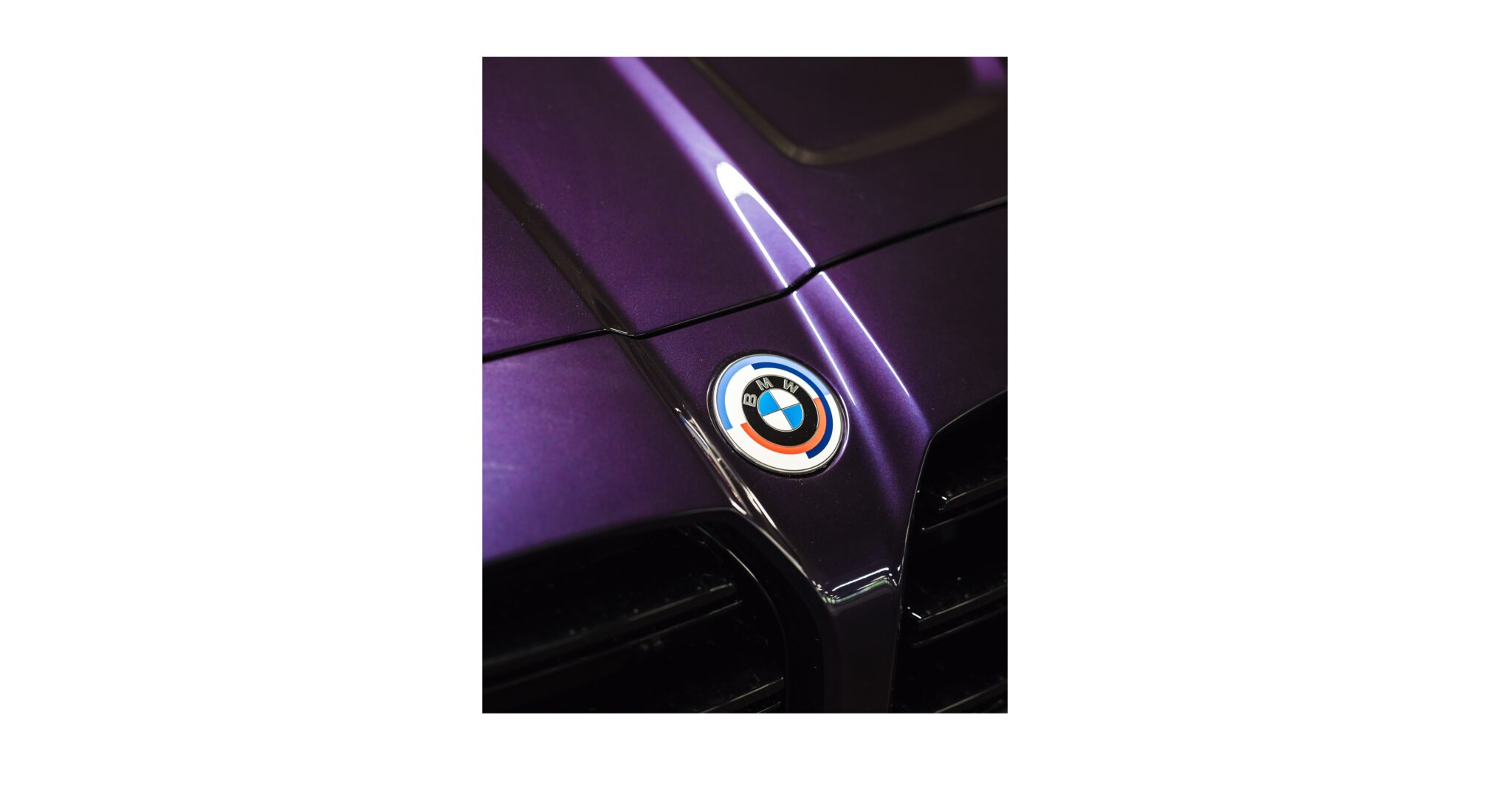 Τα αυτοκίνητα BMW M αποκτούν νέο λογότυπο για την 50ή επέτειό τους