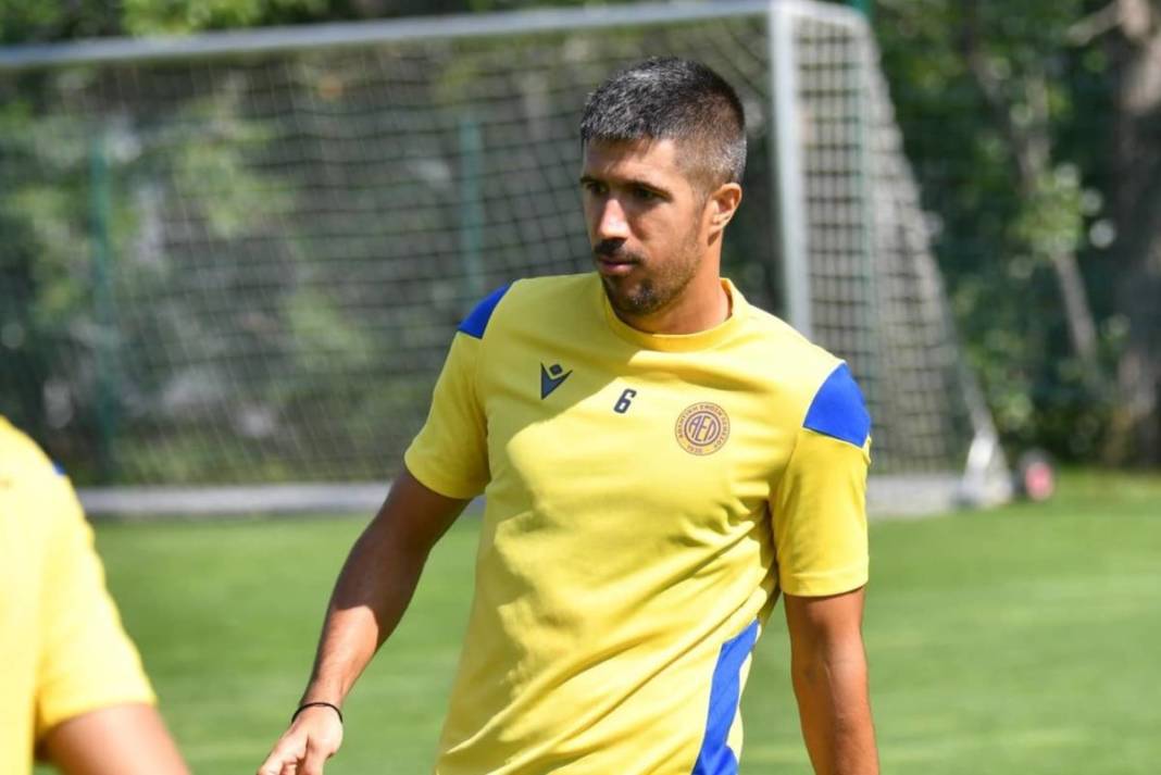 Χάνει για ένα μήνα Μεντόγιεβιτς η ΑΕΛ, αμφίβολος για πρεμιέρα ο Κατσανίκλιτς