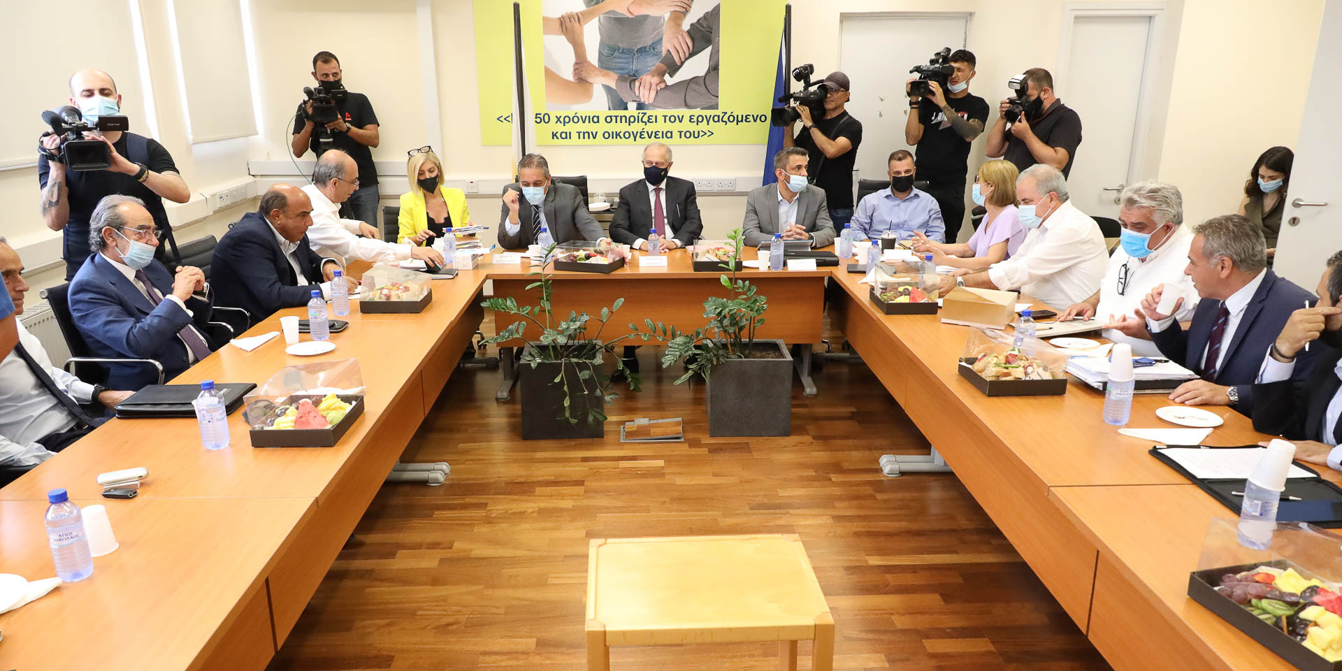 Εθνικός Κατώτατος Μισθός: Ολοκλήρωσε τις διαβουλεύσεις με εργοδότες ο Κούσιος