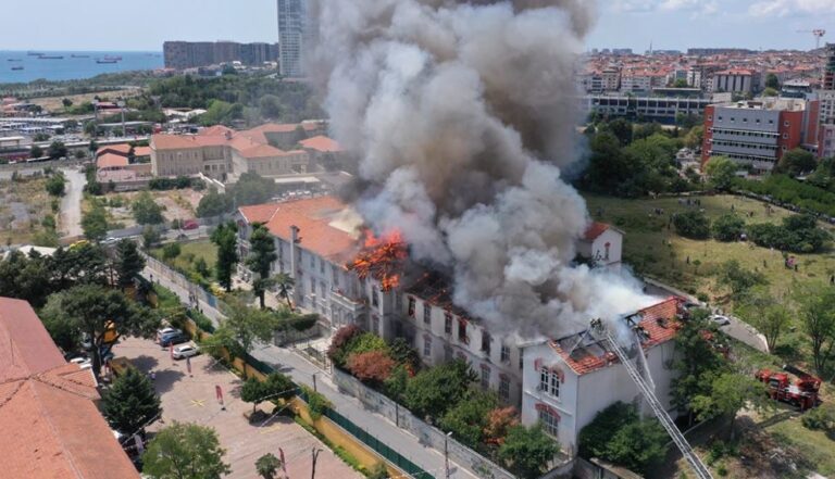 Πώς ξέσπασε η φωτιά που κατέστρεψε το ελληνικό νοσοκομείο στην Κωνσταντινούπολη