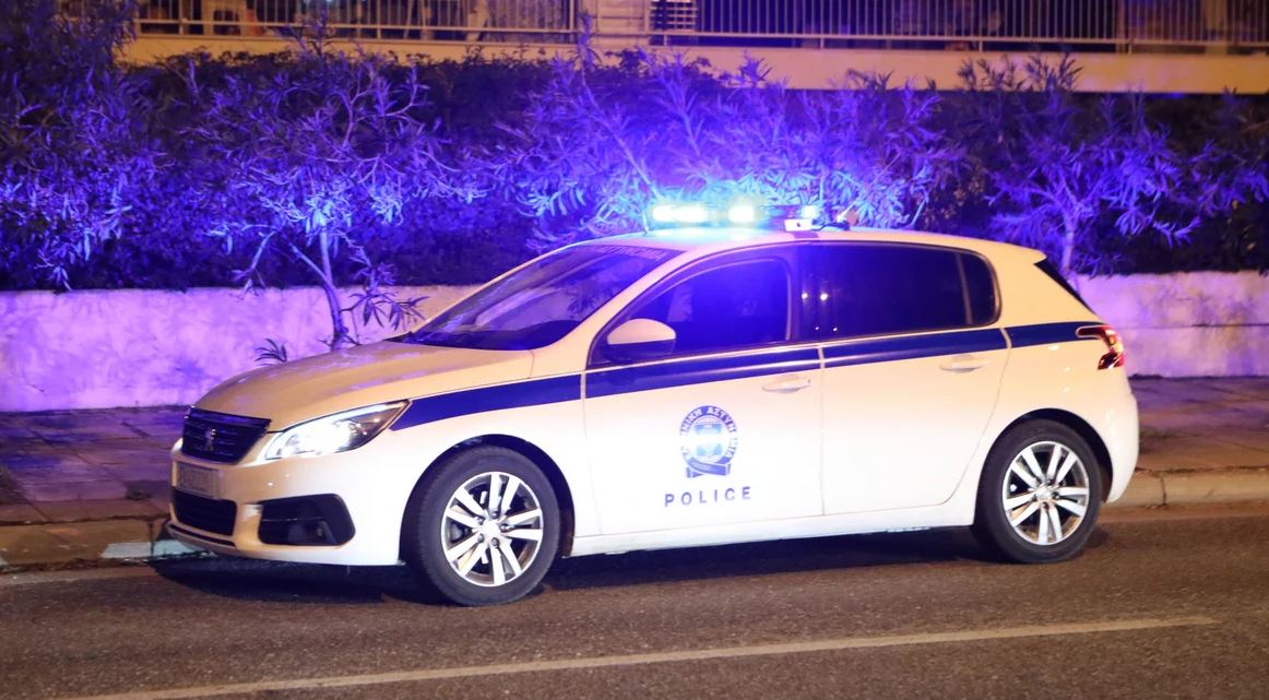 Επίθεση με χημικό υγρό σε 49χρονη γυναίκα στην Ελλάδα, τράπηκε σε φυγή ο δράστης