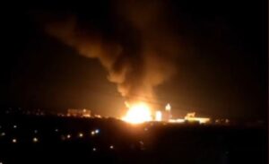 ΒΙΝΤΕΟ: Τοξική αμμωνία εκλύεται από φλεγόμενο ζυθοποιείο στο Ντονιέτσκ