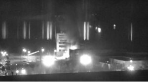 Τρόμος και αλληλοκατηγορίες: Βομβάρδισαν ξανά τον πυρηνικό σταθμό της Ζαπορίζια