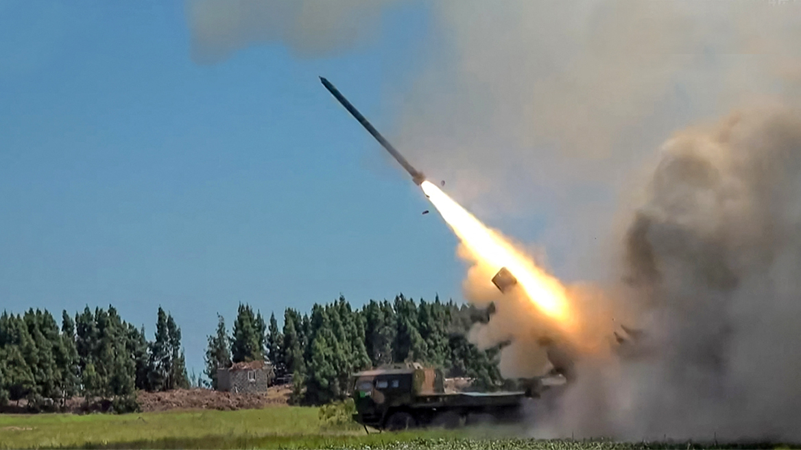 Με κομμένη την ανάσα ο πλανήτης παρακολουθεί τις «πρόβες» πολέμου Κίνας-Ταϊβάν