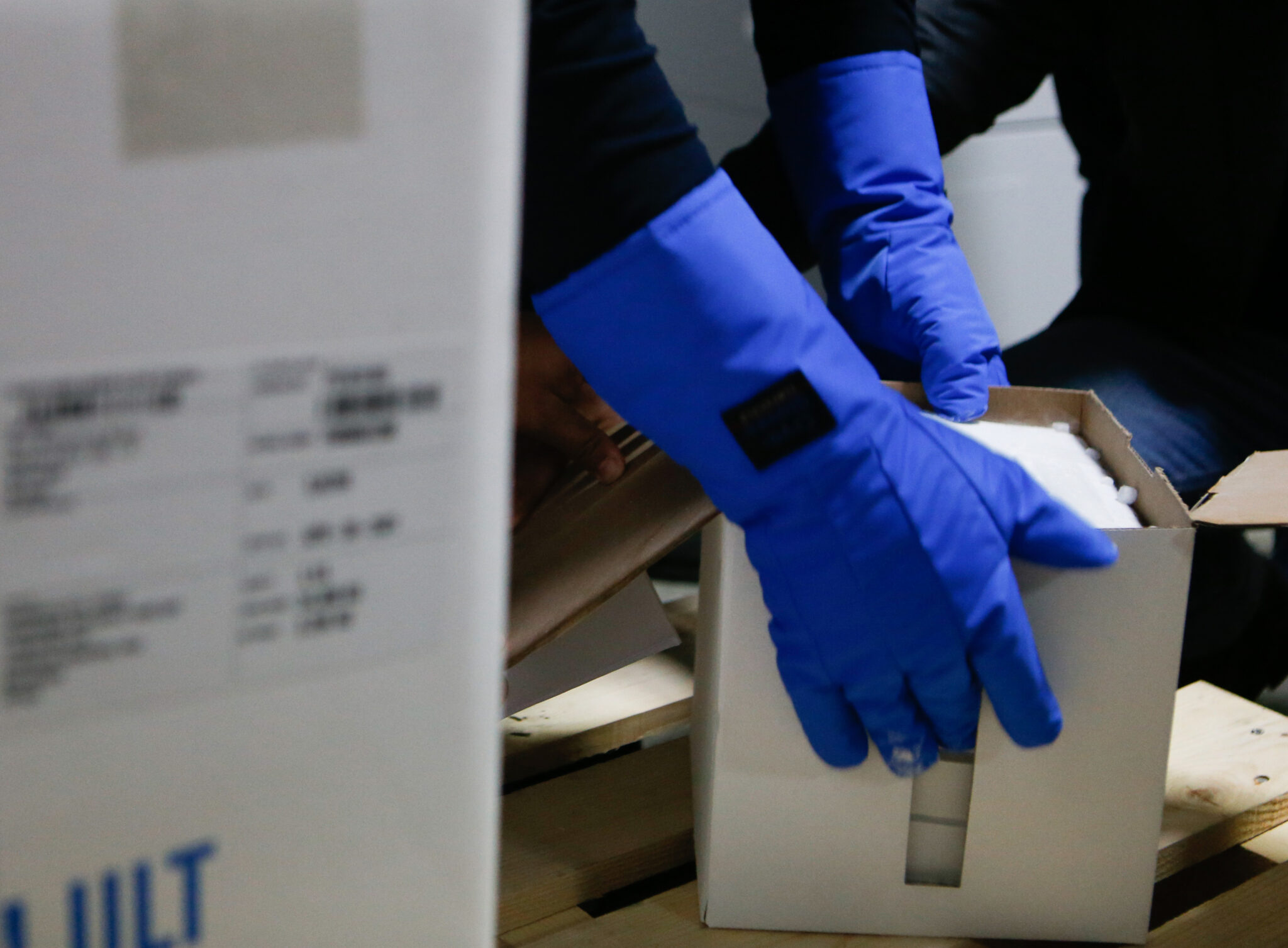 H Kύπρος ανάμεσα στις 14 χώρες της ΕΕ που θα πάρουν το νέο εμβόλιο της COVID-19