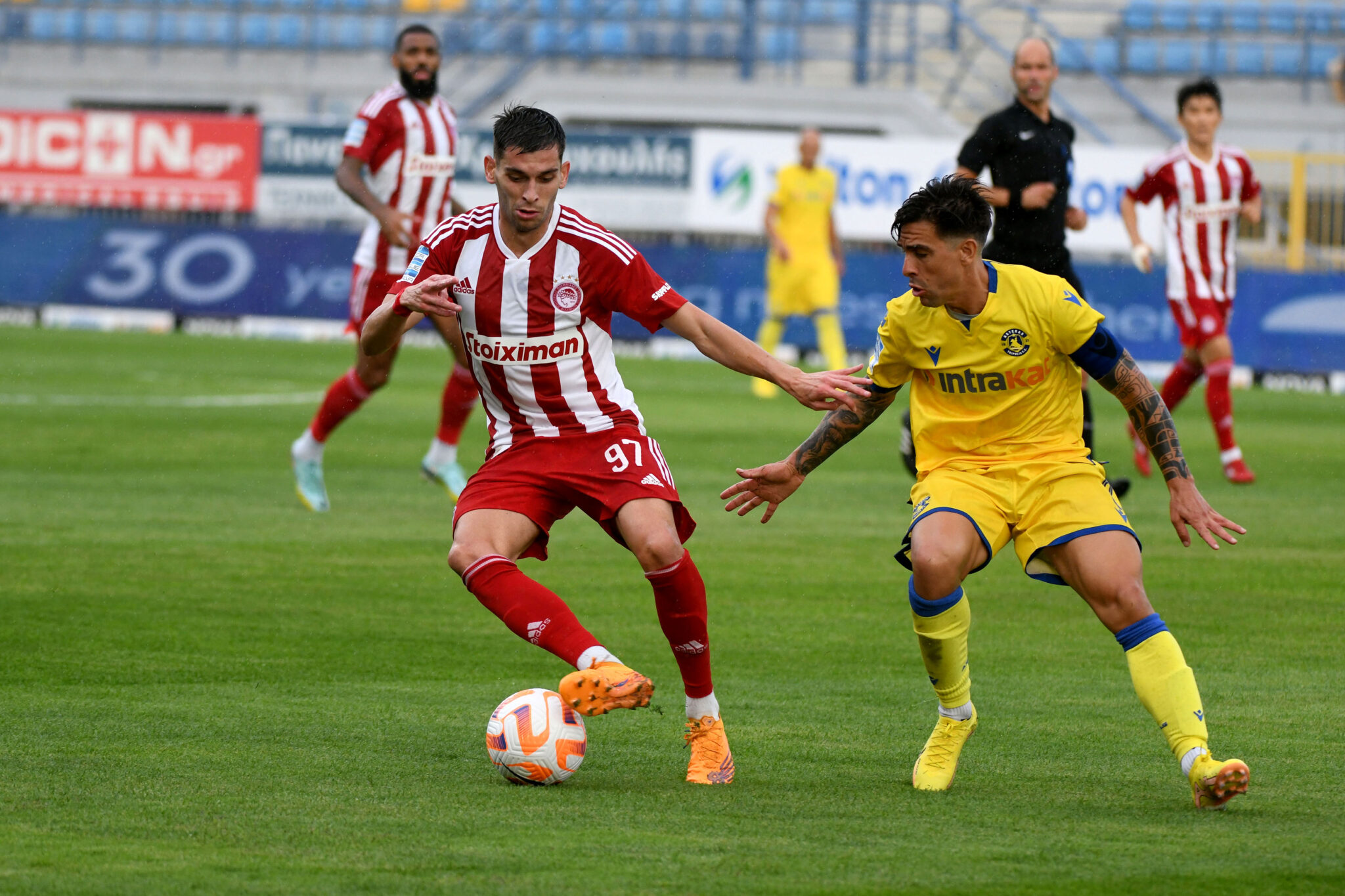 «Άσφαιρος» ο Ολυμπιακός στην Τρίπολη, τον μπλόκαρε ο Αστέρας