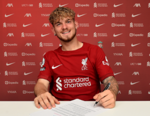 Νέο πολυετές συμβόλαιο της Λίβερπουλ στον Έλιοτ