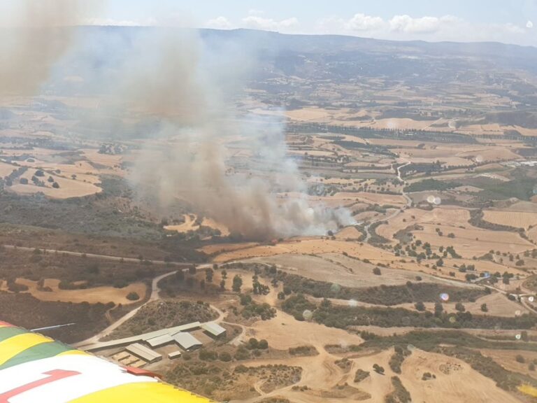 Σε εξέλιξη πυρκαγιά μεταξύ των Κοινοτήτων Πελαθούσα προς Π. Χρυσοχούς