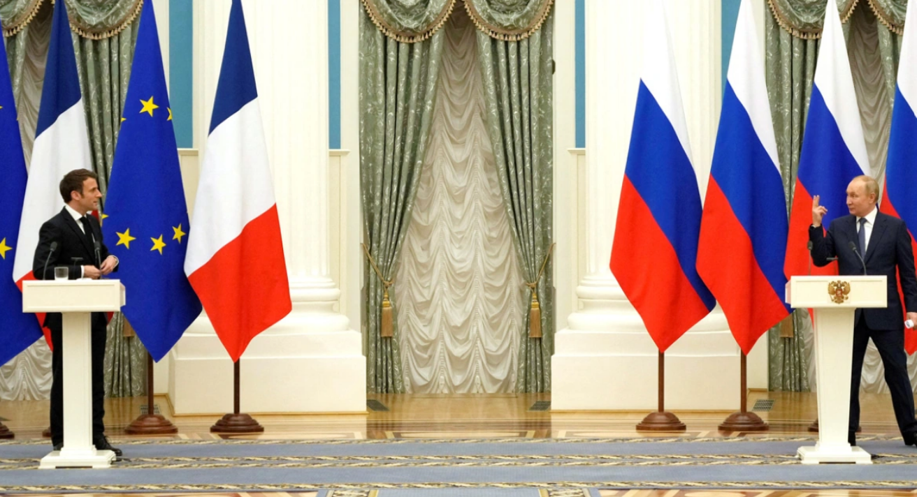 Μακρόν – Πούτιν: Η Μόσχα προειδοποιεί για τον κίνδυνο "πυρηνικής καταστροφής"