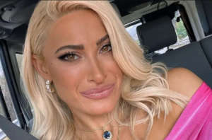 Ιωάννα Τούνη: Έκανε πάρτυ-υπερπαραγωγή για τα γενέθλιά της – Τριώροφη η τούρτα