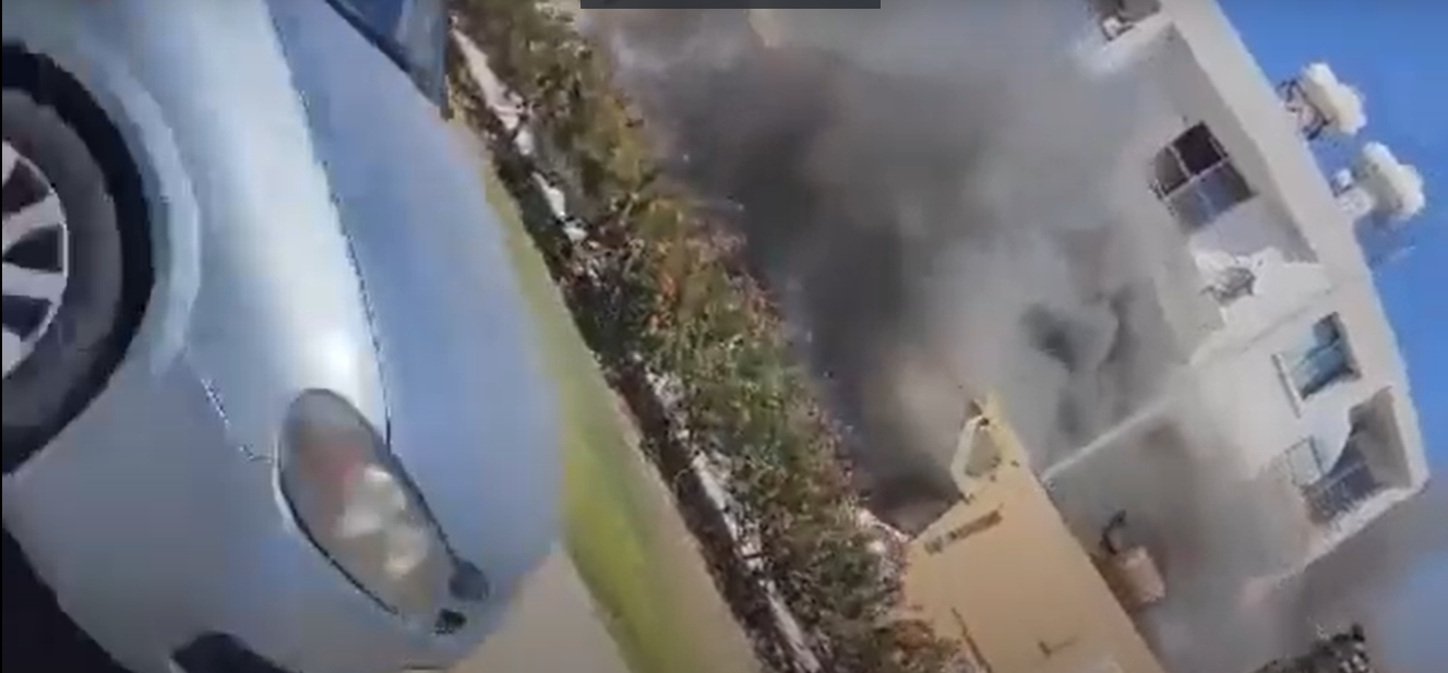 ΒΙΝΤΕΟ: Φωτιά σε συνεργείο αυτοκινήτων στο Παραλίμνι, επεκτάθηκε στον 1ο όροφο