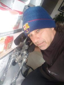 "Έφυγε" ο 54χρονος Κρις: "Καθημερινά αγκάλιαζε με τα φτερά του όλα τα ζώα"